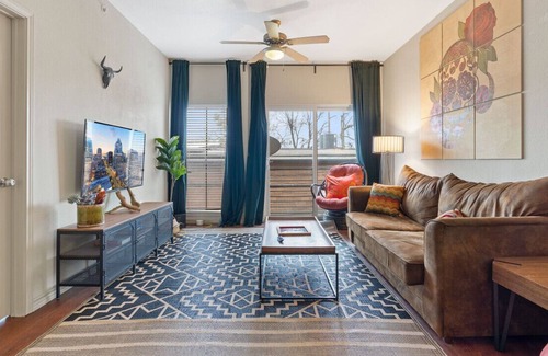 North Loop Condo | TNC 205 luckey · Beautiful 4 Bedroom Condo, GREAT location!
