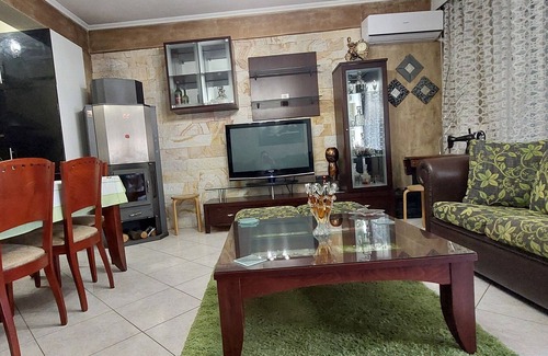 Delta Apartment | tnElegant & Comfy Apartment FoFi