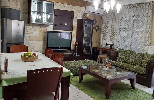 Delta Apartment | tnElegant & Comfy Apartment FoFi