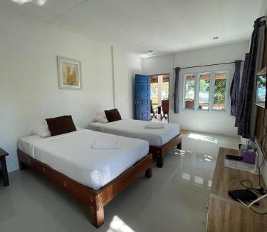 Ranong Bed & Breakfast | To sea bed&breakfast by nitipornresort
