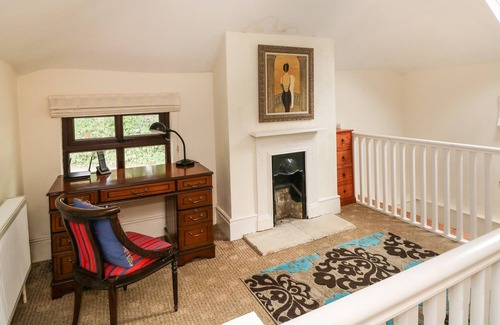 Aughrim Cottage | TOBERLONAGH, family friendly in Aughrim, County Wicklow