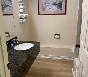 South Beloit Hotel | Tollway Inn Beloit