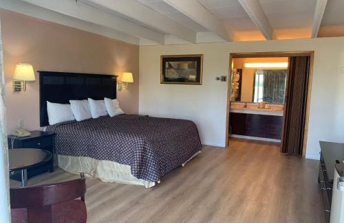 South Beloit Hotel | Tollway Inn Beloit