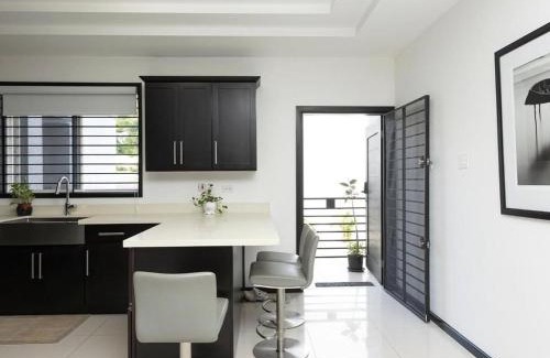 Huong Tra House | Tomas End Herri home