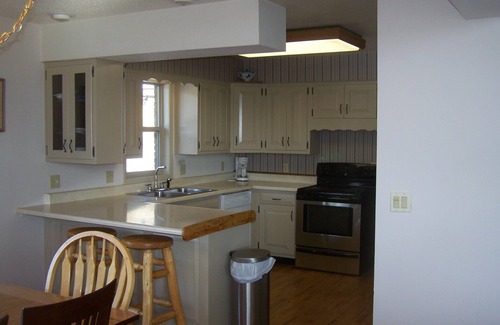 Buena Vista House | Tomcat Ranch Guesthouse-Private 313acres -5 fishing lakes-abuts national forest