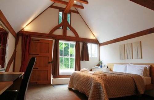 Bapchild Hotel | Tonge Barn