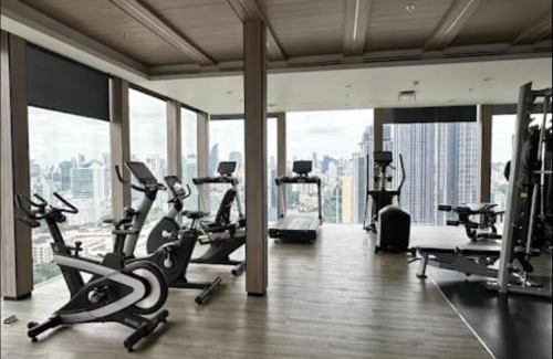 Ekkamai Apartment | Tonglor Ekkamai Sky Pool & Gym 1BR Free Airport Pick Up