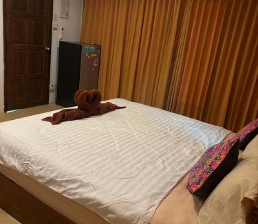 Ko Lanta Old Town House | Tonmai Suites