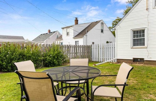 Peoria House | Tony’s Place · Comfy, cozy and perfect for small traveling groups