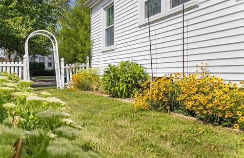 Peoria House | Tony’s Place · Comfy, cozy and perfect for small traveling groups