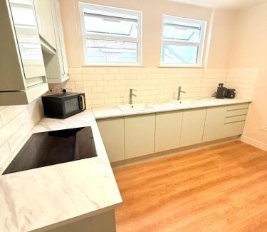 Tooting Apartment | Tooting Broadway Guest Studios