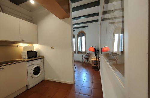 Gothic Quarter Apartment | Top floor apt in the heart of BCN. 3 ppl. R.E.
