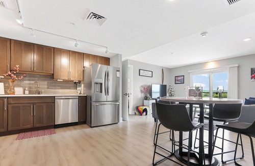 Canandaigua Condo | Top Floor Canandaigua Lake Condo With Water Stunning Views