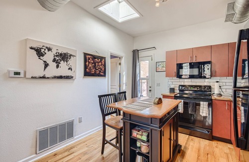 Highland Condo | Top-Floor Historic LoHi Studio, Private Entry, Deck, Laundry