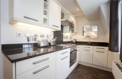 Bath Apartment | Top Floor luxury apartment in central Bath - with parking