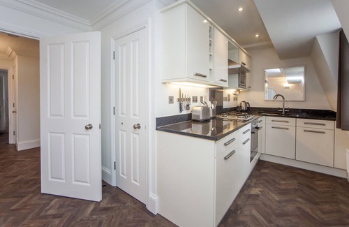 Bath Apartment | Top Floor luxury apartment in central Bath - with parking