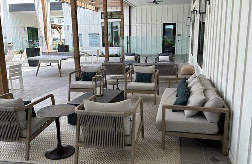Kyle Apartment | Top Floor Luxury Apt w/Resort Style Pool Near Austin/Texas State University