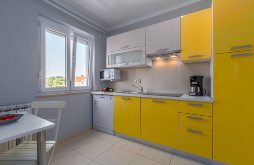 Mali Maj Apartment | Top furnished apartment with pool, quiet location, garden