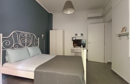 Mets Apartment | Top GroundFloor in Mets