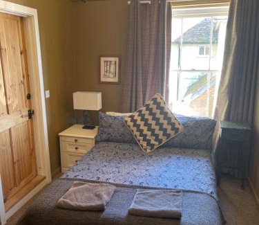 Bildeston Apartment | Top House -Stylish property in village location