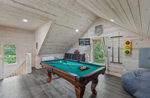 Cleveland House | Top of the Line Treehouse Near Helen, Georgia