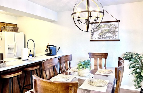 Abbott Loop House | TOP RATED - Hospitals 10 min - WiFi - Washer/Dryer - good safe area -convenient