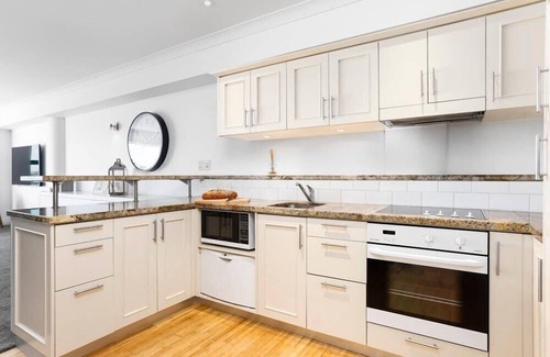 Auckland Central Business District Apartment | Top waterfront Aprtmt incl secure car park