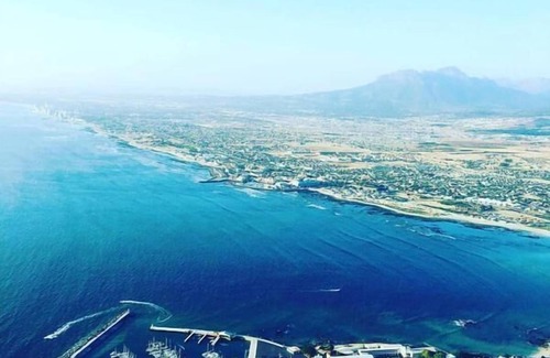 Strand Hotel | Topaz