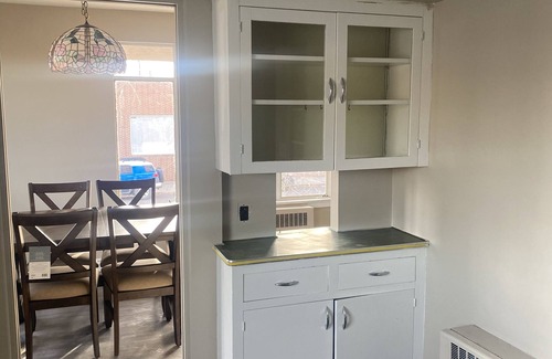 Gooding Apartment | Toponis Place Full Kitchen 2 Bedroom 1 Bath Downtown Apartment