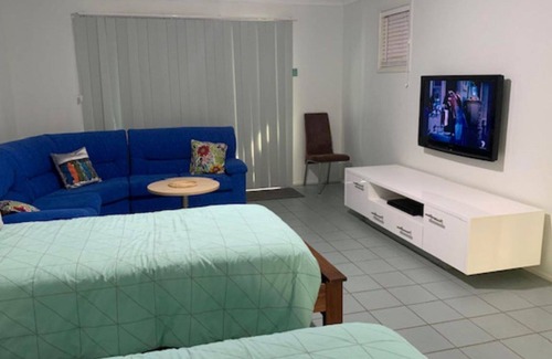 Torquay House | Torquay Beach Holiday House