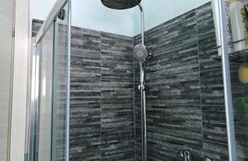 Torre Pellice Apartment | TORRE PELLICE Camera In Bilocale con bagno in comune