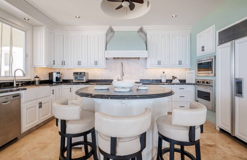 Zona Hotelera Condo | Tortuga Bay Condo 3 bedroom beachfront