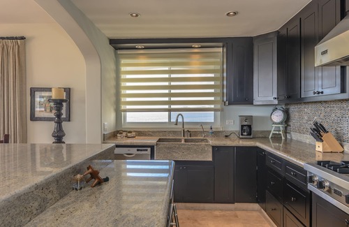 Zona Hotelera Condo | TORTUGA-World Class Ocean Front Villa - 5,500 sq/ft - 3bedrooms, 3 bathrooms