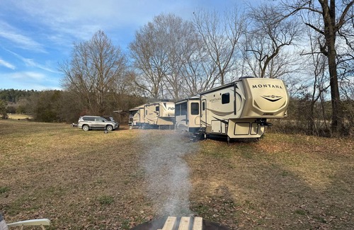 Centerville RV Rental | Total Eclipse RV Site at the base of Petit Jean Mountain in Perry County