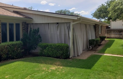 Lubbock House | TOTAL PRIVACY & TOTALLY PRIVATE HOT TUB, 4 Bed, 3 Bath, 2 Car - SLEEPS 11+!