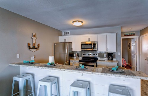 Osage Beach Condo | Totally Remodeled 1-Bedroom Condo with Fantastic Views with No Steps!