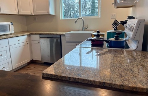 Clearlake House | Totally remodeled and fully furnished single family house. Pet-Friendly.