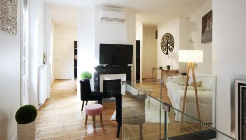 Saint-Etienne Apartment | Toulouse - Alsace Lorraine - Languedoc-Place du Salin-Muséum Histoire naturelle- Jardin des plantes-Musée Augustins- Palais de Justice station métro Carmes ligne B