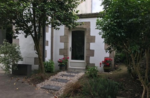 Quimper Apartment | Tourisme et Affaires Quimper + parking privé, wifi, jardin