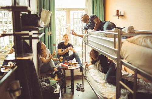 Burgwallen Nieuwe Zijde Hotel | Tourist Inn One Amsterdam