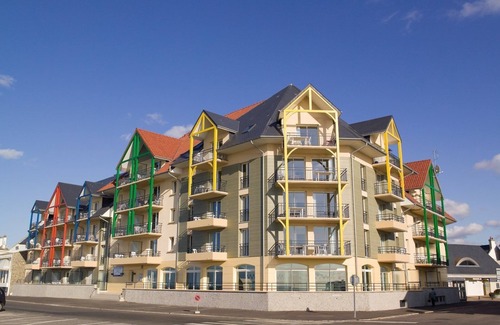 Mesnil-Val Condo | Tout près de la plage à pied!