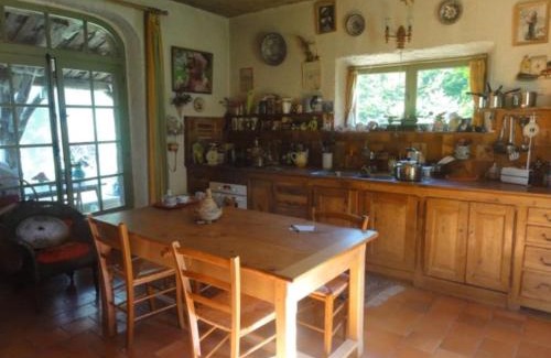 Mauzens-et-Miremont House | Touvent maison au milieu des bois
