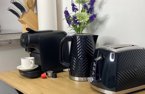 Swindon Apartment | Town Center Two-Bedroom