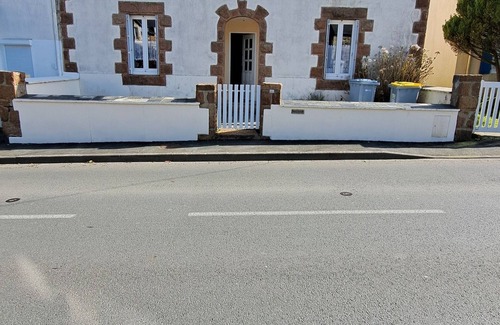 Perros-Guirec House | Town house in a very quiet area.300m from all shops and 700m from the beach.