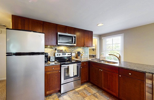 Dodds Addition House | Town of Rehoboth Beach pet friendly house w/deck close to beach