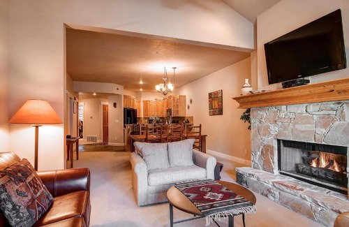 Downtown Park City Apartment | TOWN POINTE B303 condo