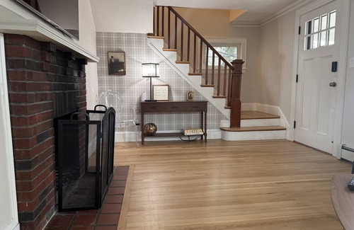 Lexington House | Townhome in Lexington - 2 Bedroom 2 Bathroom Fully Stocked Home