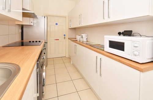 Crewe Apartment | Townhouse @ 178 Ruskin Road Crewe - Superior Studio With TV