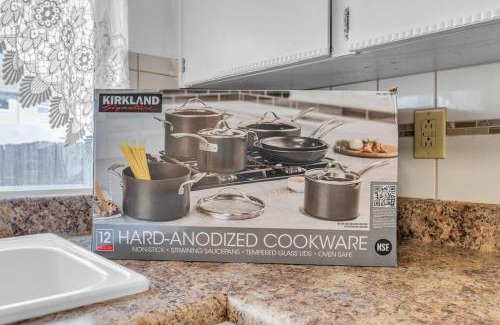 Grandview Apartment | Townhouse Cozy & Comfort stay near KC MO