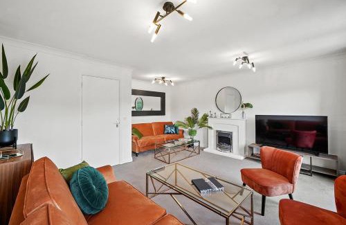 Dartford House | Townhouse in Dartford sleeps 8 with free parking